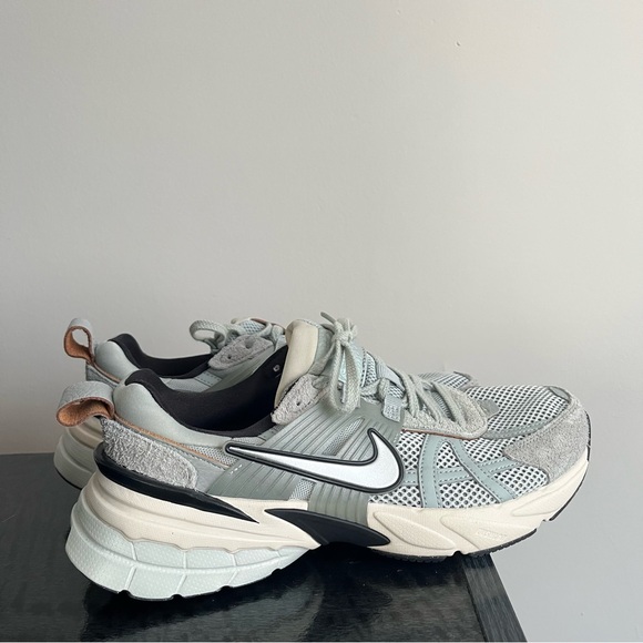 Nike Shoes - Nike V2K Run Sneakers Womens Size 9